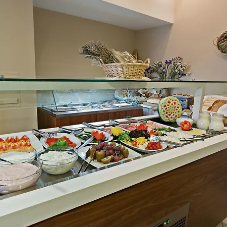 Summer Dream Aparthotel 3*