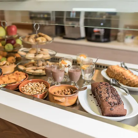 夏梦酒店 3* 罗希姆诺